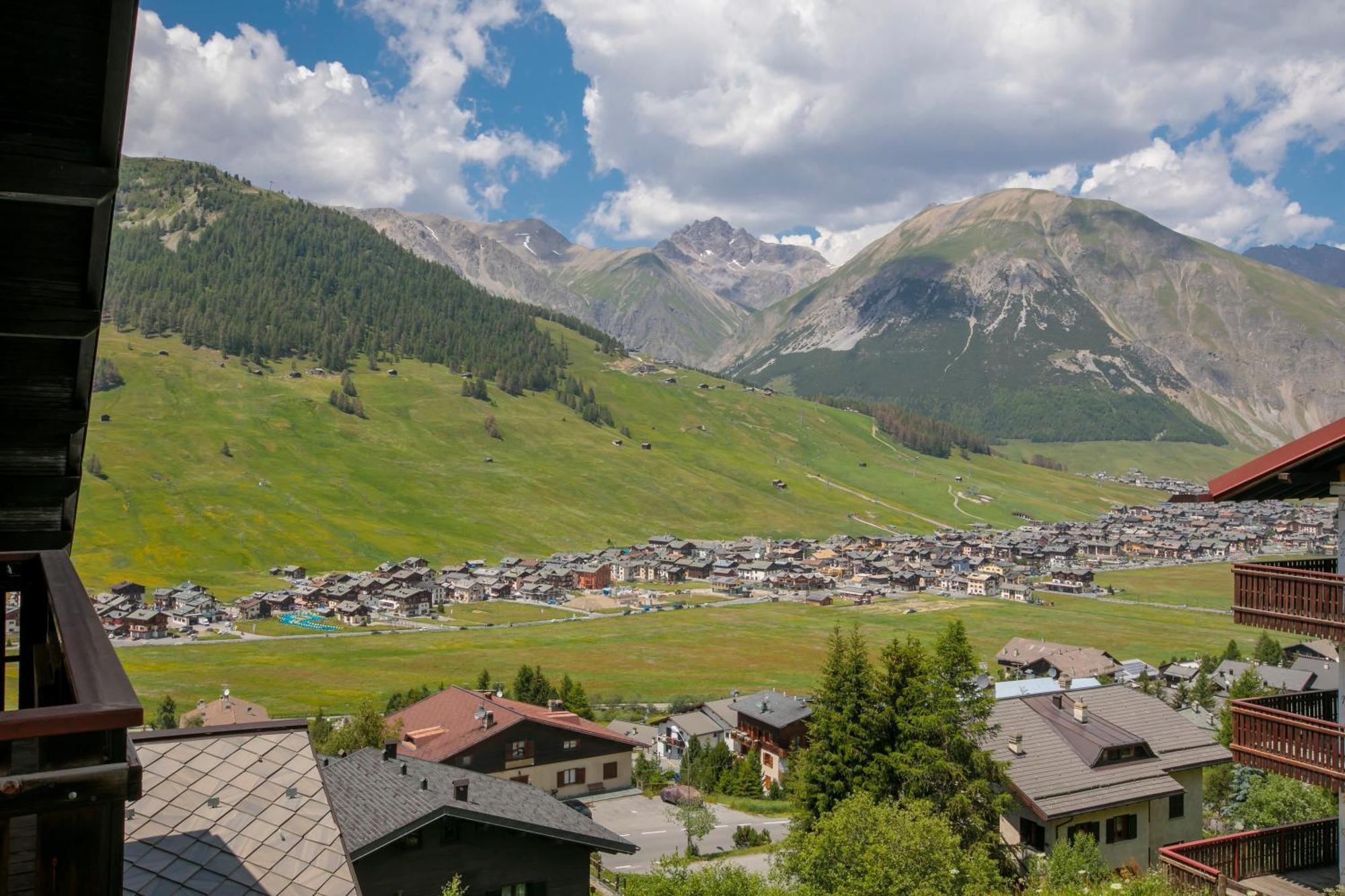 Arianna Apartment Livigno Bagian luar foto